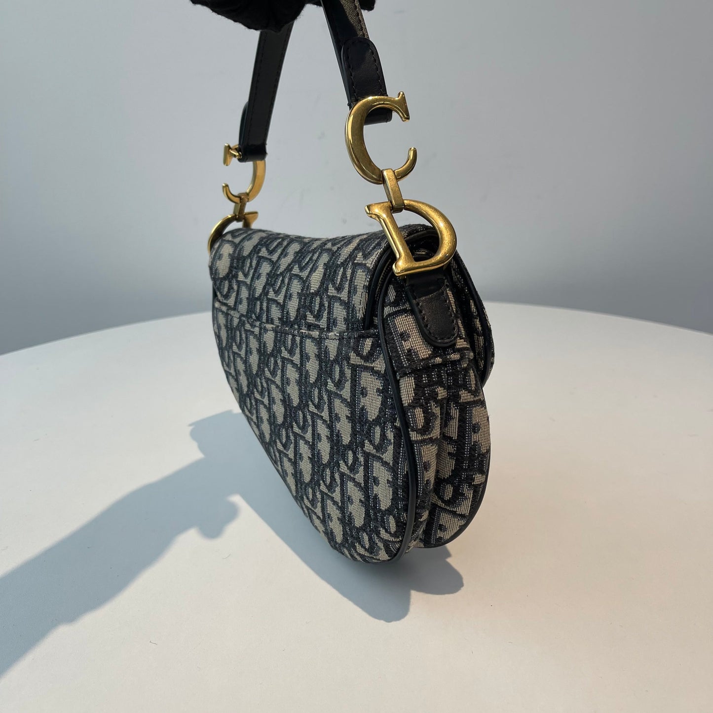Pre-owned Dior Saddle Small White and Black Oblique Canvas with Leather Trim Gold Hardware Shoulder Bag HZ250708018