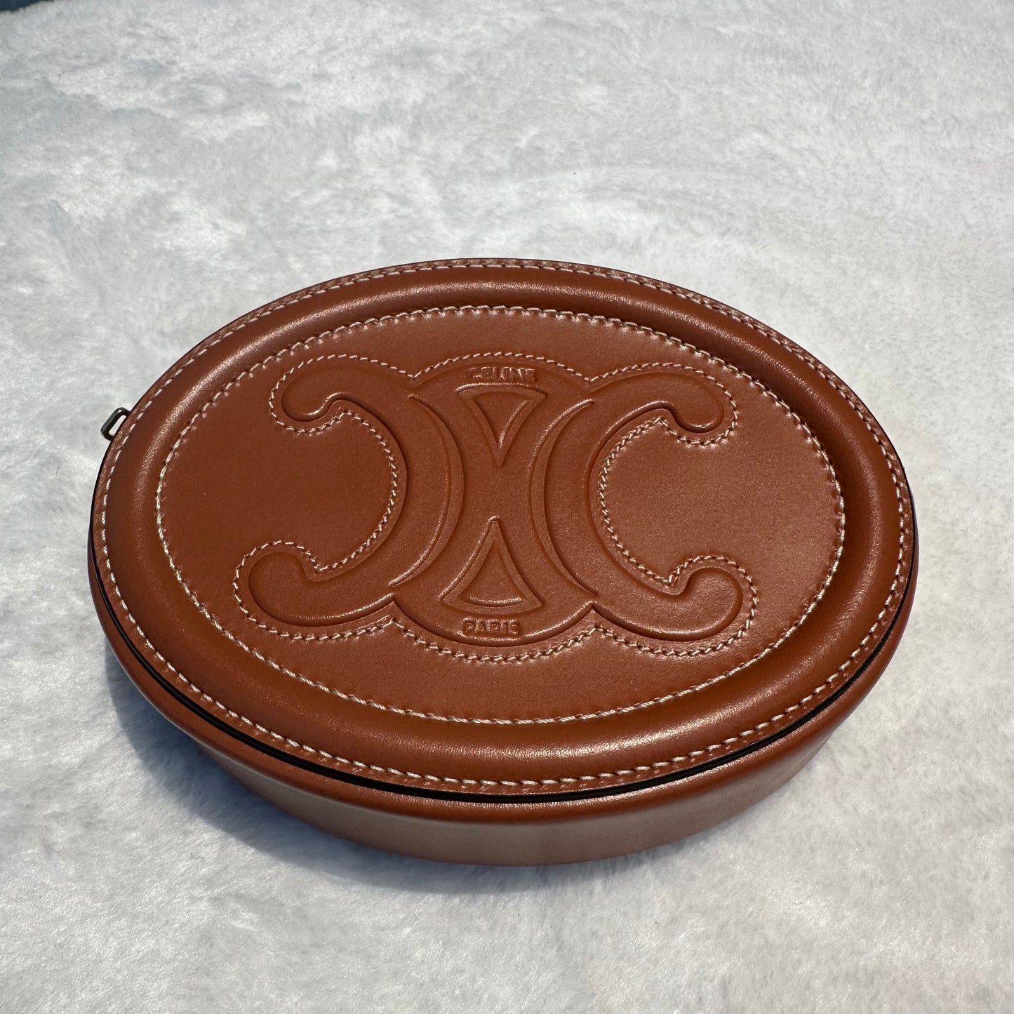 【#253】Pre-owned Celine Oval Cuir Triomphe Bag Tan Smooth Calfskin Leather