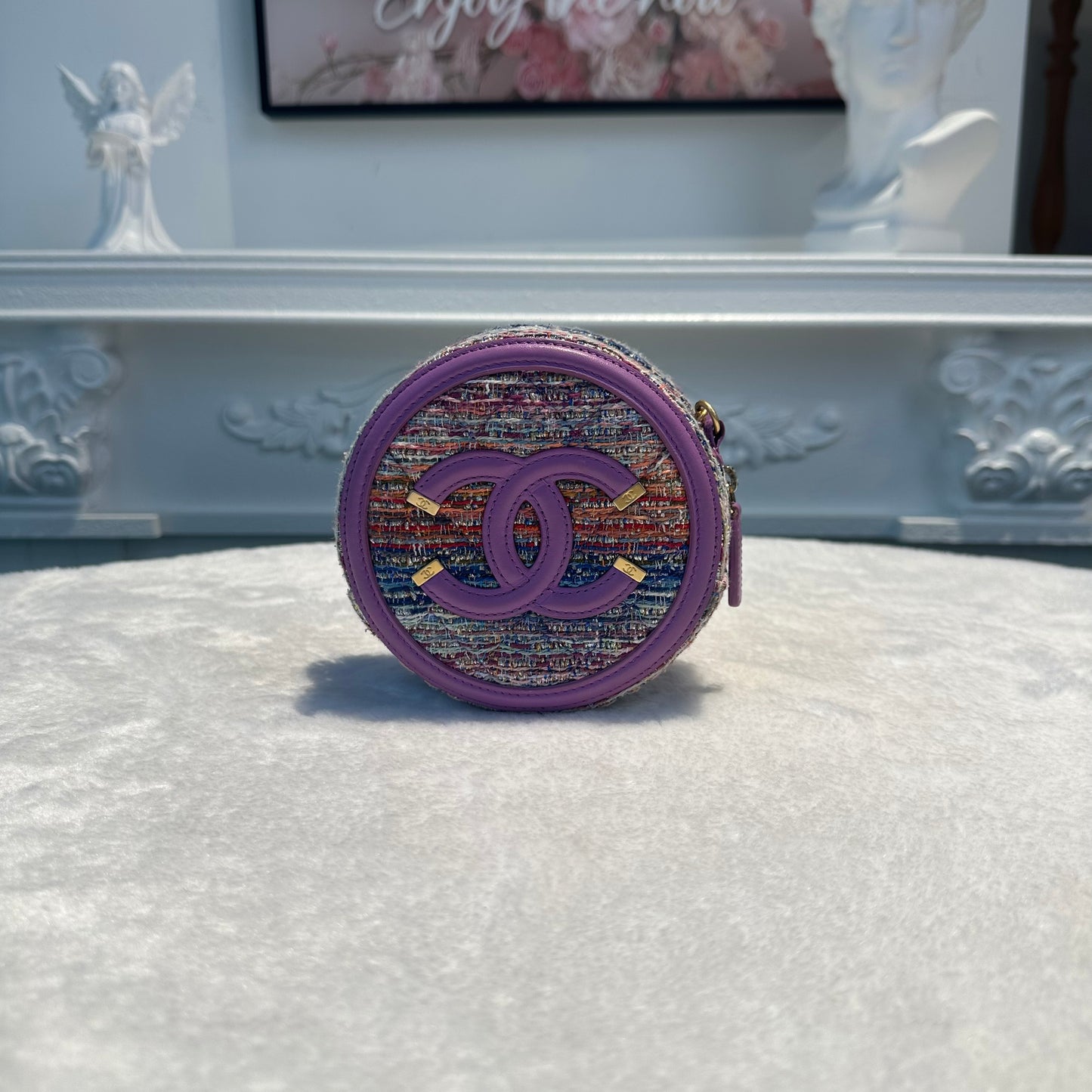 【#260】Pre-owned Chanel Round Coin Purse Multicolor Tweed with Purple Leather Trim & Gold-Tone Hardware