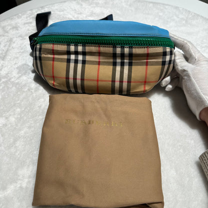 【#261】Pre-owned Burberry Check Bum Bag Beige Check Nylon with Color-Block Trim