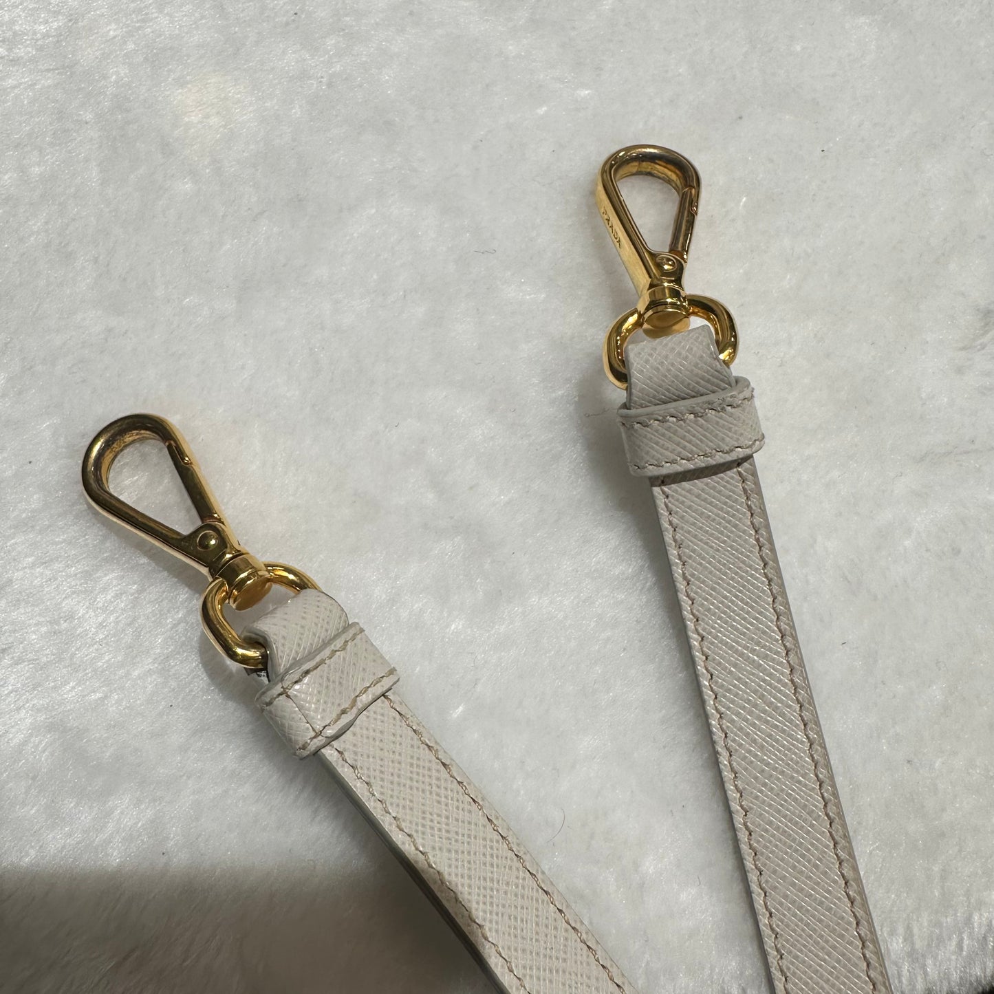 【#249】Pre-owned Prada Large Dome Bag White Saffiano Leather with Gold-Tone Hardware