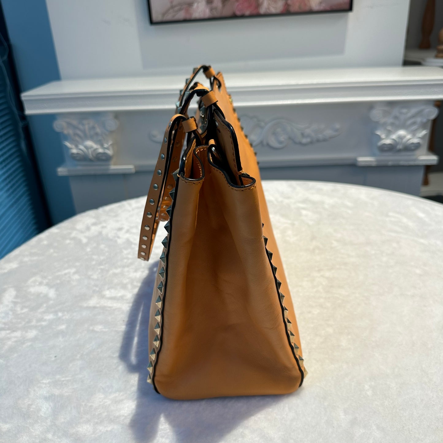 【#241】Pre-owned Valentino Garavani Rockstud Large Tote Bag Beige Grained Calfskin Leather