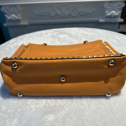 【#241】Pre-owned Valentino Garavani Rockstud Large Tote Bag Beige Grained Calfskin Leather