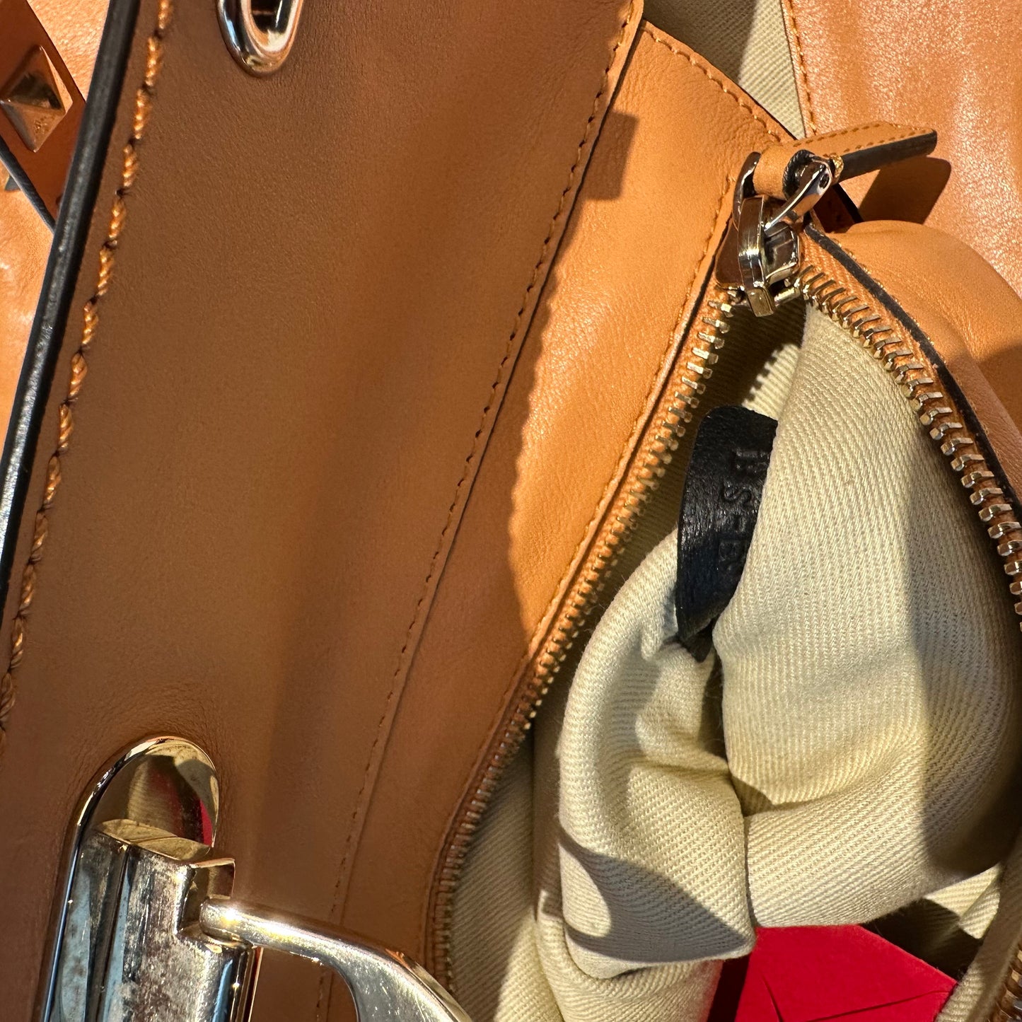 【#241】Pre-owned Valentino Garavani Rockstud Large Tote Bag Beige Grained Calfskin Leather