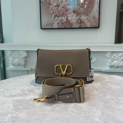 【#263】Pre-owned Valentino Garavani VRing Small Shoulder Bag Taupe Pebbled Leather with Gold-Tone Hardware