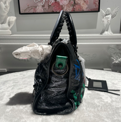 【#300】BALENCIAGA CITY 机车包 黑色拼多色 字母涂鸦 牛皮 mini 铜锭
