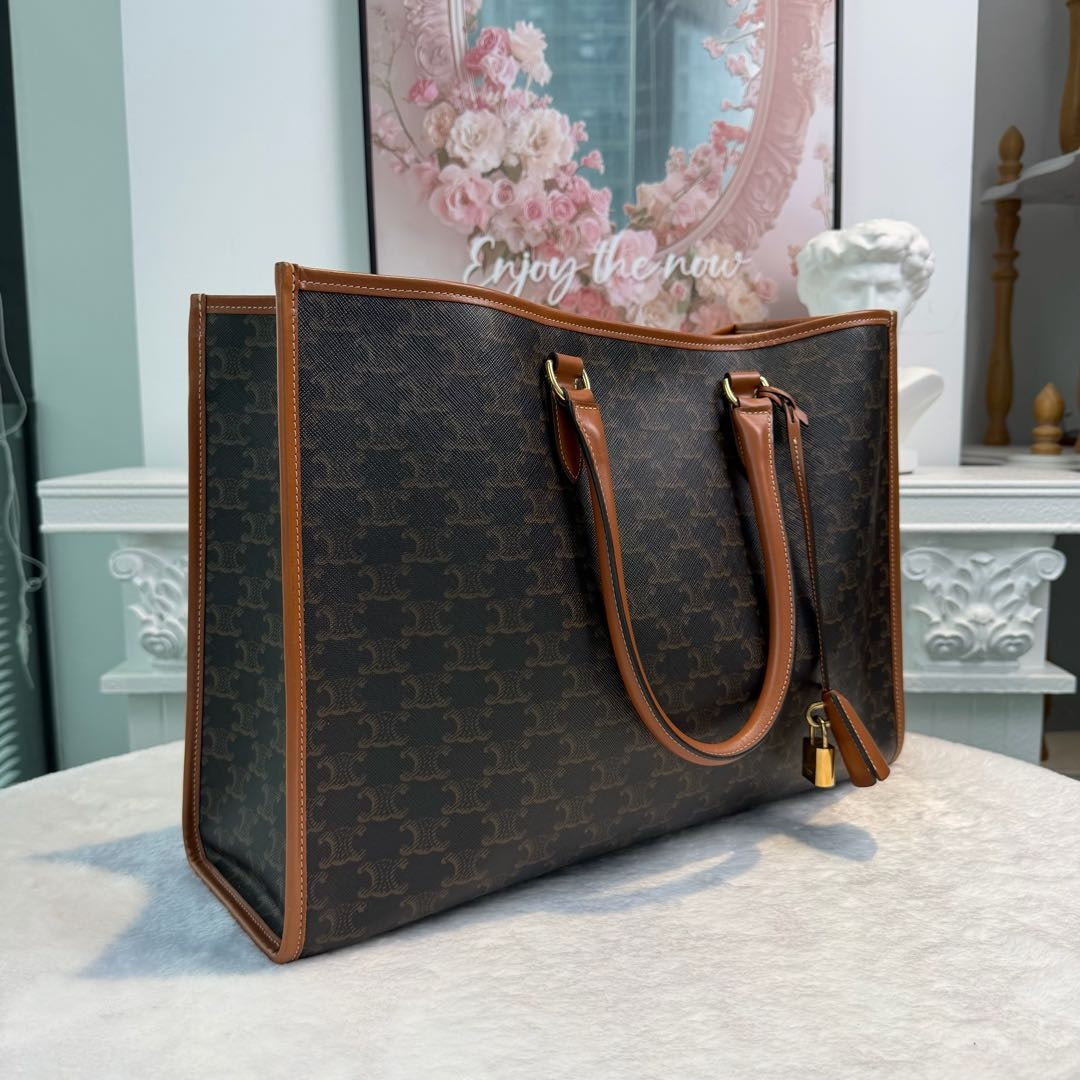 【#284】Pre-owned Celine Horizontal Cabas Tote Bag Triomphe Coated Canvas in Brown with Tan Leather Trim