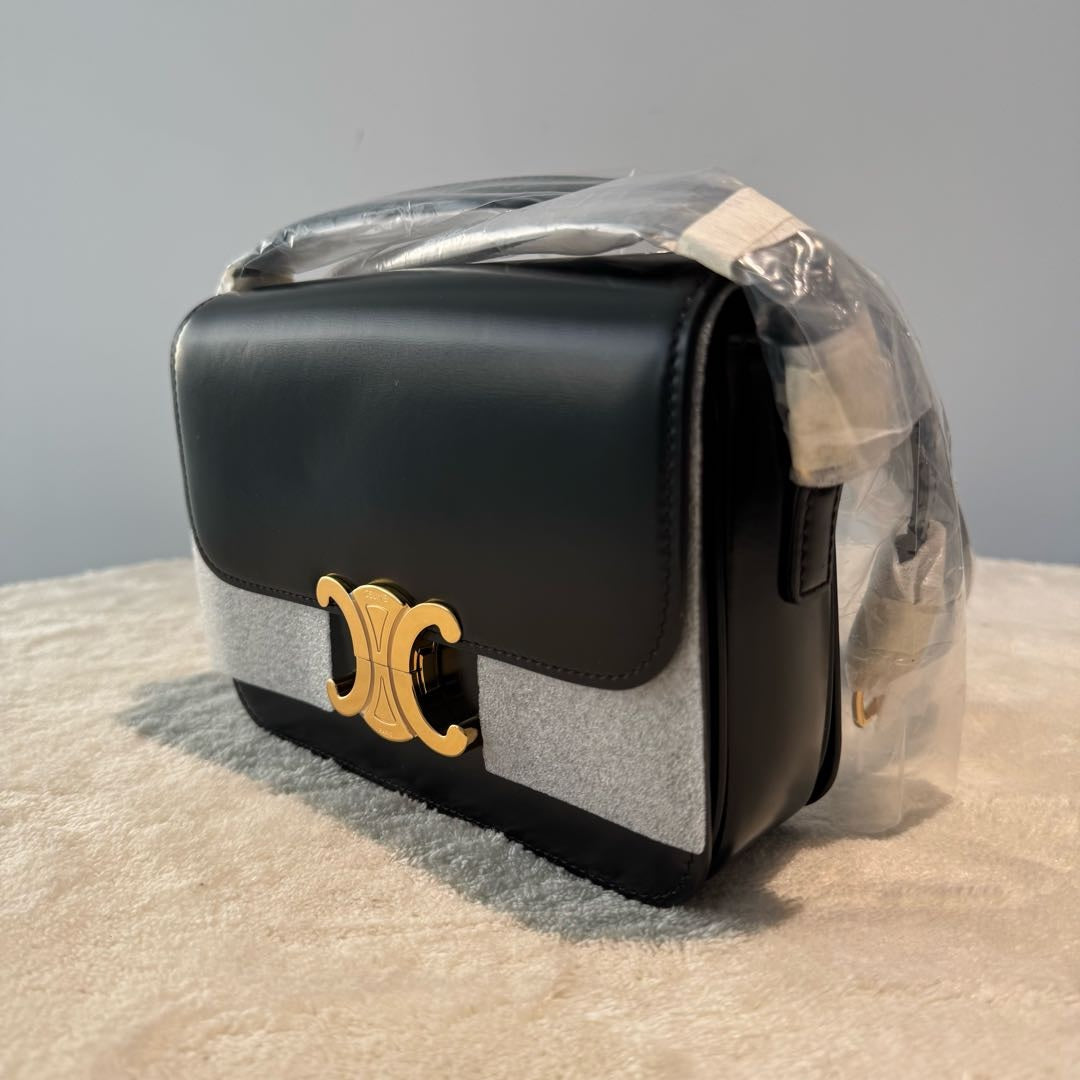【#223】Pre-owned Celine Triomphe Small Shoulder Bag Black Shiny Calfskin Leather