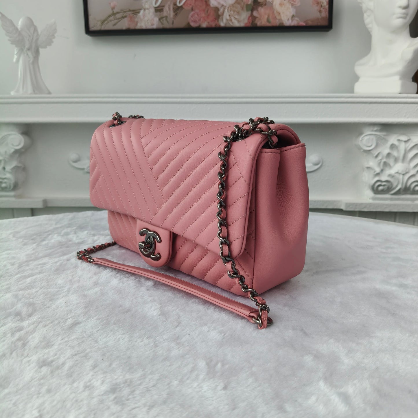 【#247】Pre-owned Chanel Medium Classic Flap Bag Pink Chevron Caviar Leather with Silver-Tone Hardware