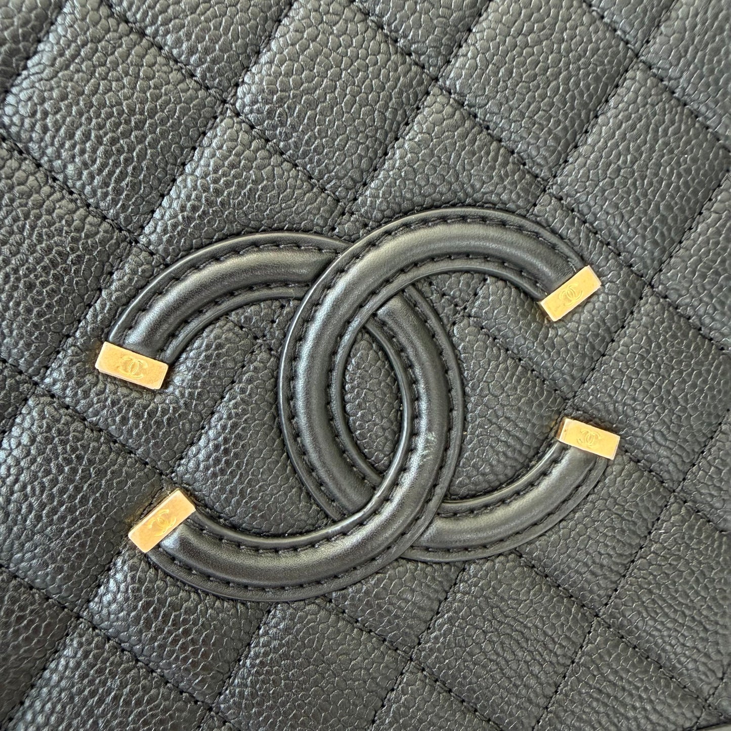 【#021】Pre-owned Chanel Vanity Case Medium Black Grained Caviar Leather Handbag HZ260121018