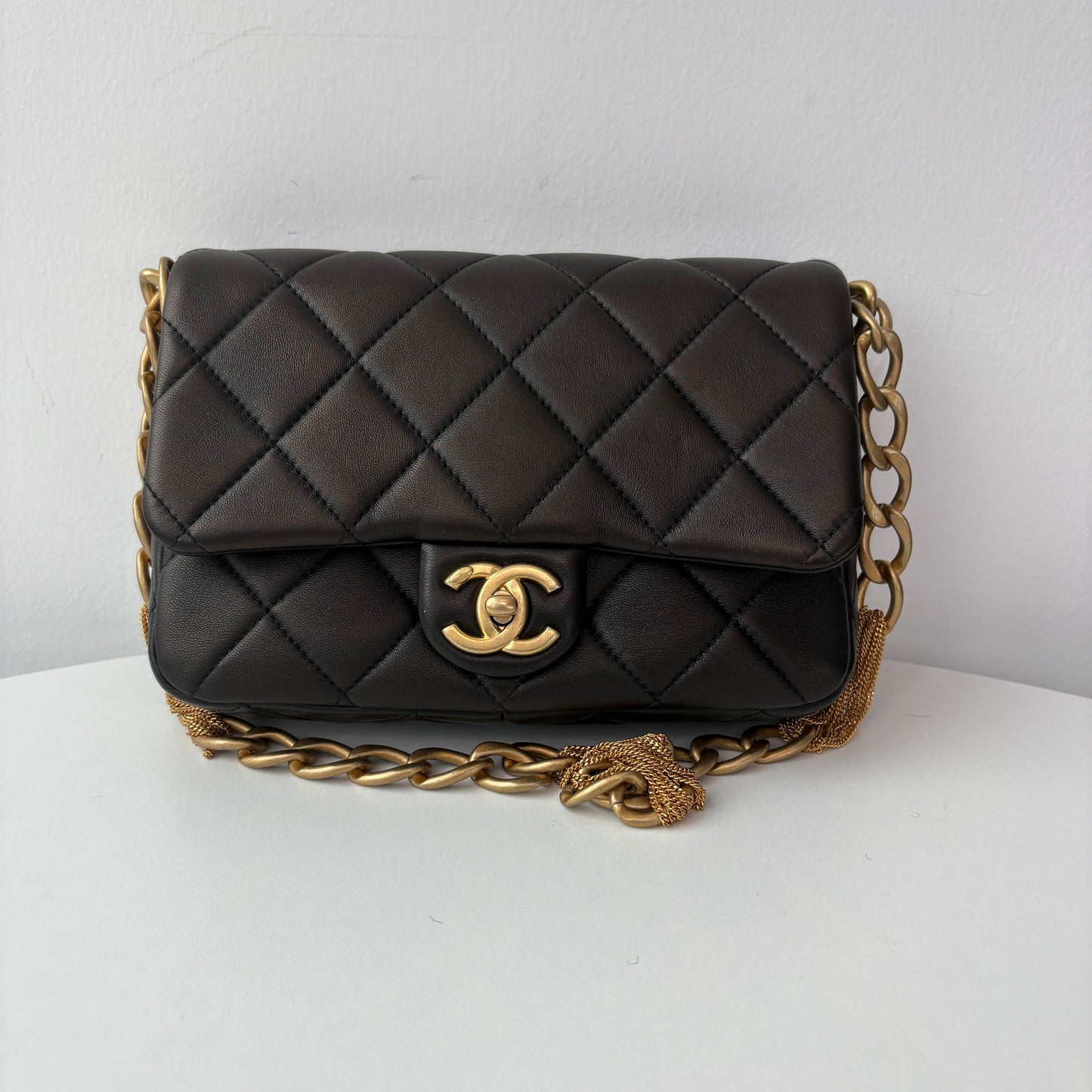 【#039】Pre-owned Chanel Mini Classic Flap Black Lambskin Shoulder Bag HZ2507150MC