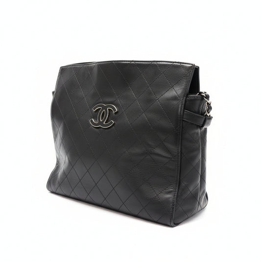 【#028】Pre-owned Chanel Medium Classic Flap Black Caviar Leather Shoulder Bag HZ251101014