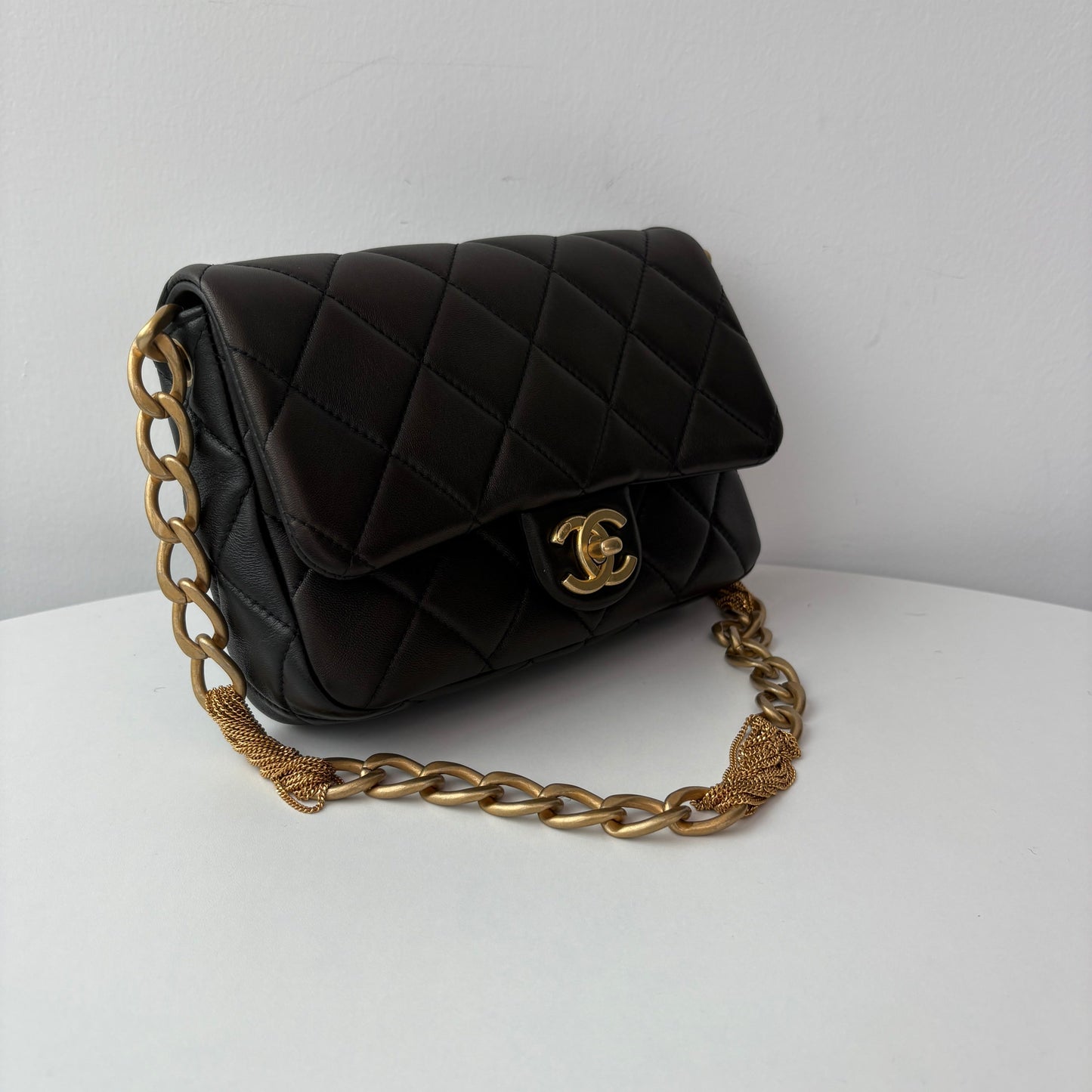 【#039】Pre-owned Chanel Mini Classic Flap Black Lambskin Shoulder Bag HZ2507150MC