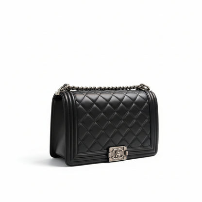 【#277】Pre-owned Chanel Boy Medium Bag Quilted Lambskin in Black with Ruthenium Hardware
