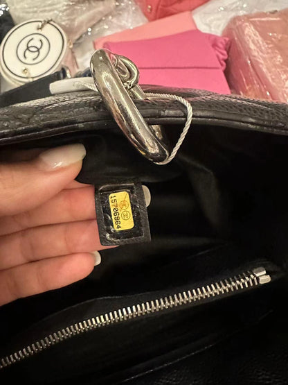 【#041】Pre-owned Chanel Medium 19 Bag Black Caviar Leather Shoulder Bag HZ250422011