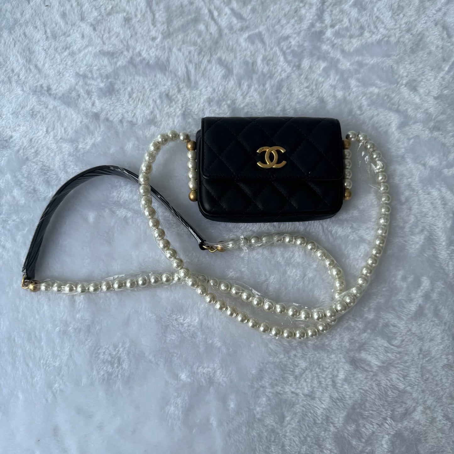 【#025】Pre-owned Chanel Mini Classic Flap Black Leather Pearl Chain Shoulder Bag HZ251106021