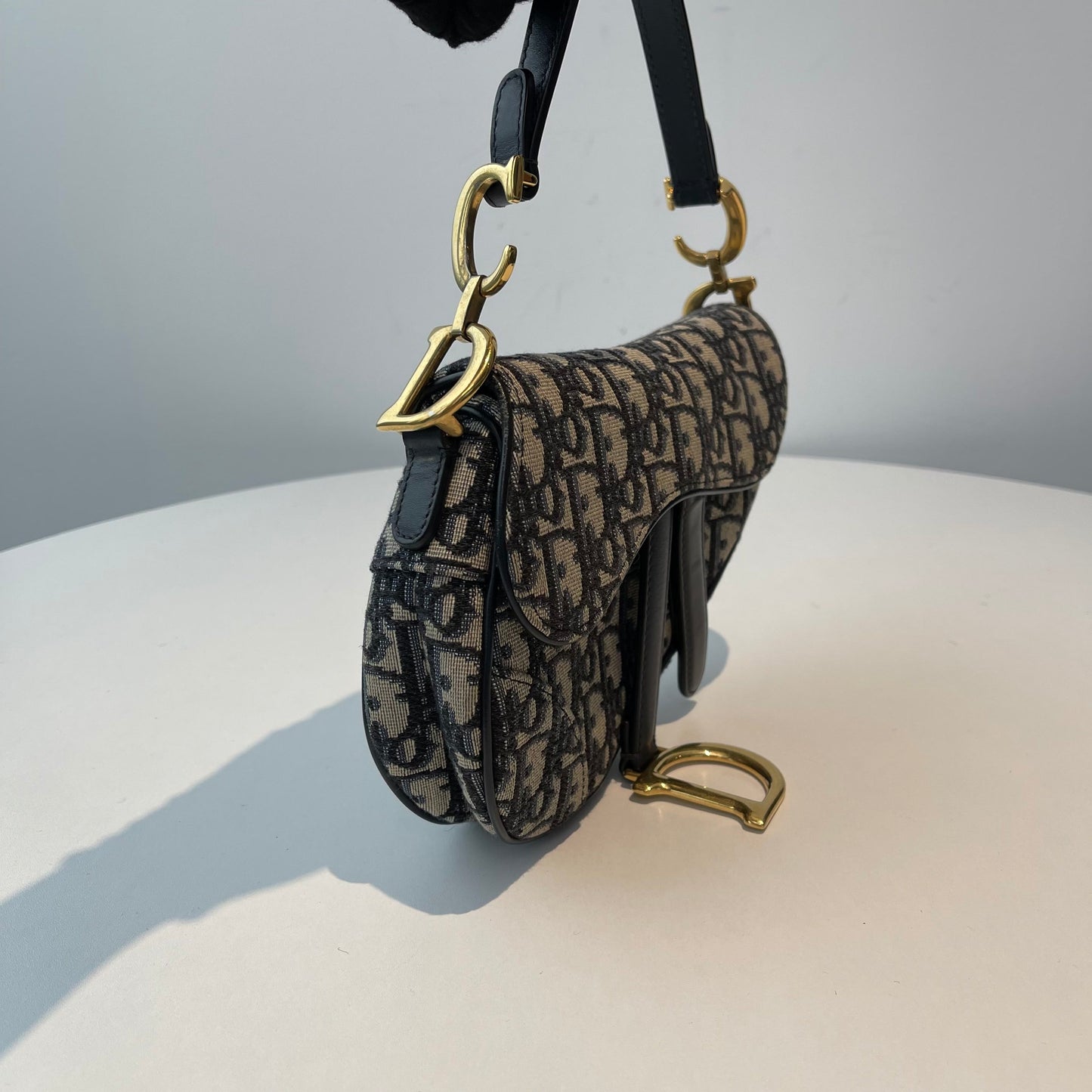 Pre-owned Dior Saddle Small White and Black Oblique Canvas with Leather Trim Gold Hardware Shoulder Bag HZ250708018