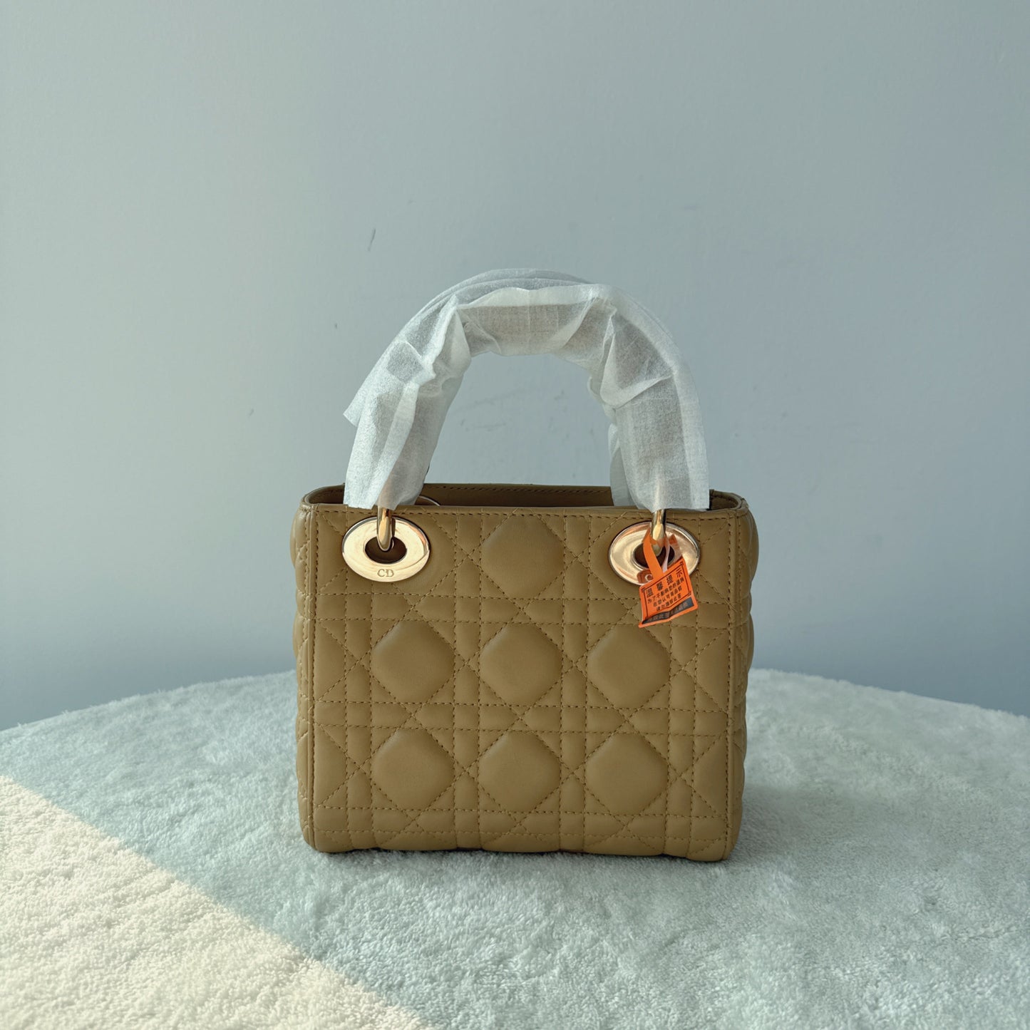 【#144】Pre-owned Dior Lady Dior Mini Latte Cannage Calfskin Leather Gold Hardware with Matte Charm Shoulder Bag  HZ251218019
