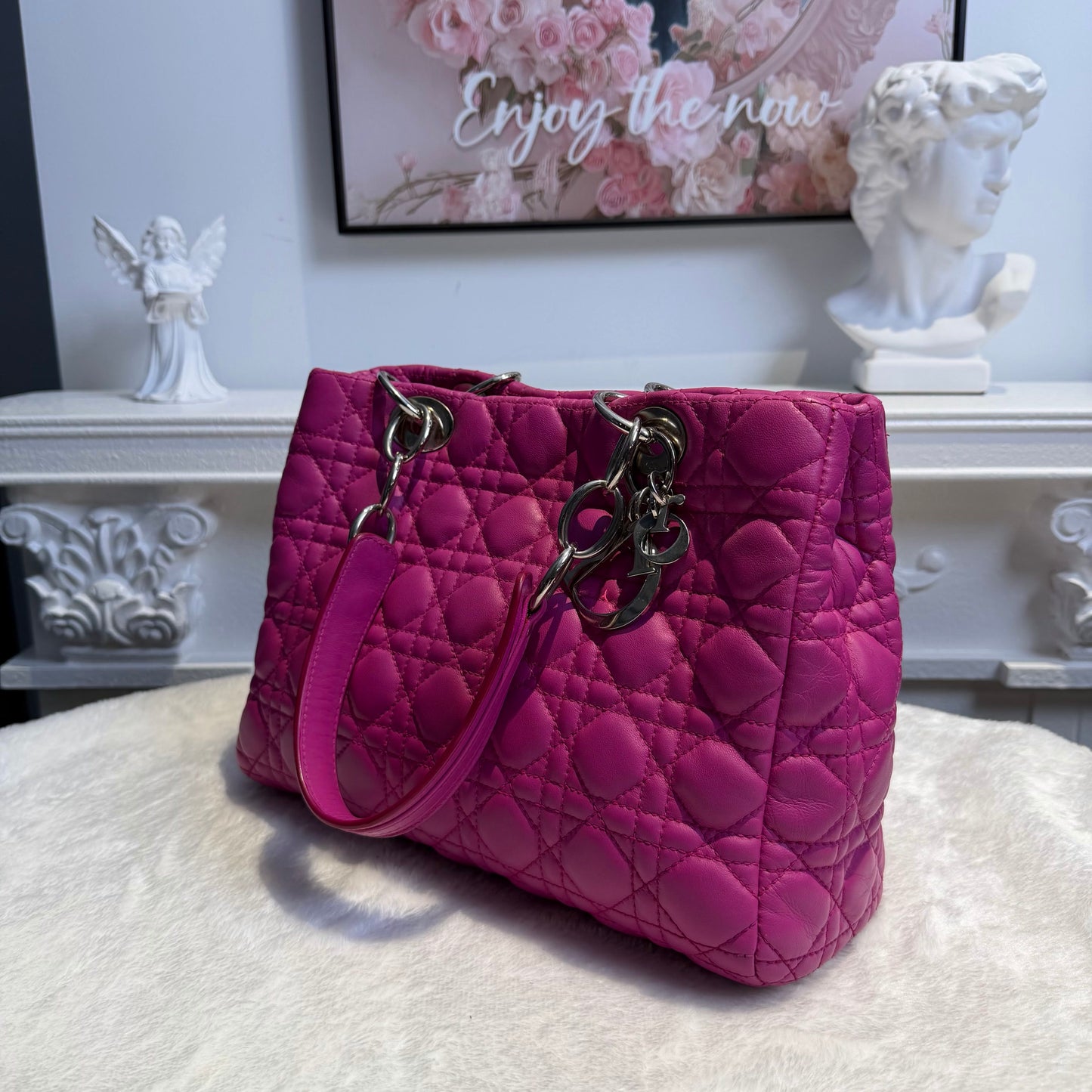 【#138】Pre-owned Dior Soft Small Deep Pink Lambskin Gold Hardware Shoulder Bag HZ260131012