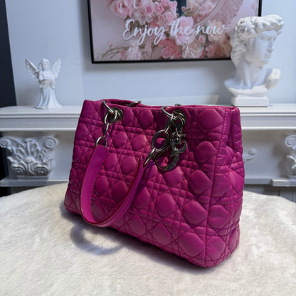 【#138】Pre-owned Dior Soft Small Deep Pink Lambskin Gold Hardware Shoulder Bag HZ260131012