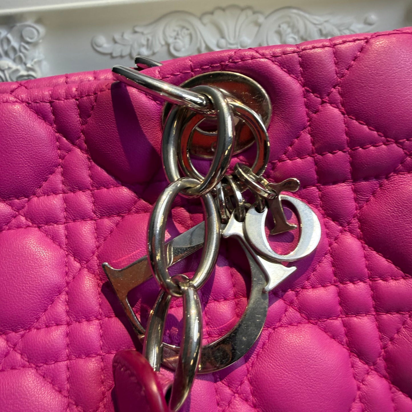 【#138】Pre-owned Dior Soft Small Deep Pink Lambskin Gold Hardware Shoulder Bag HZ260131012