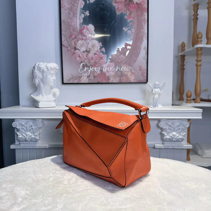 【#106】Pre-owned Loewe Puzzle Medium Orange Calfskin Crossbody bag HZ251225