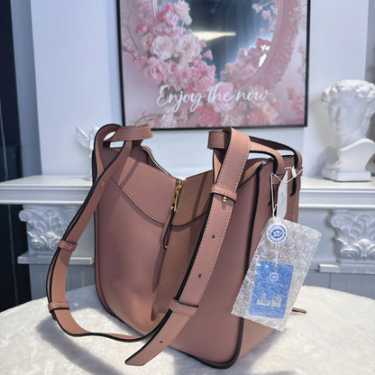 【#108】Pre-owned Loewe Hammock Small Sand color Calfskin Crossbody Bag HZ251225021
