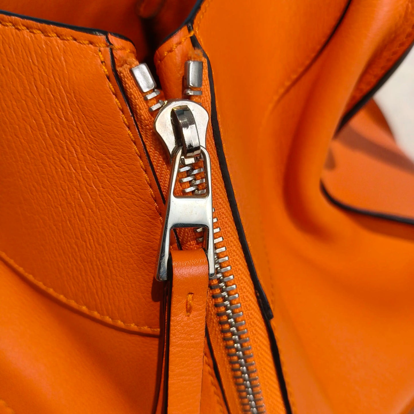 【#110】Pre-owned Loewe Anton Small Orange Calfskin Crossbody Bag HZ260119016