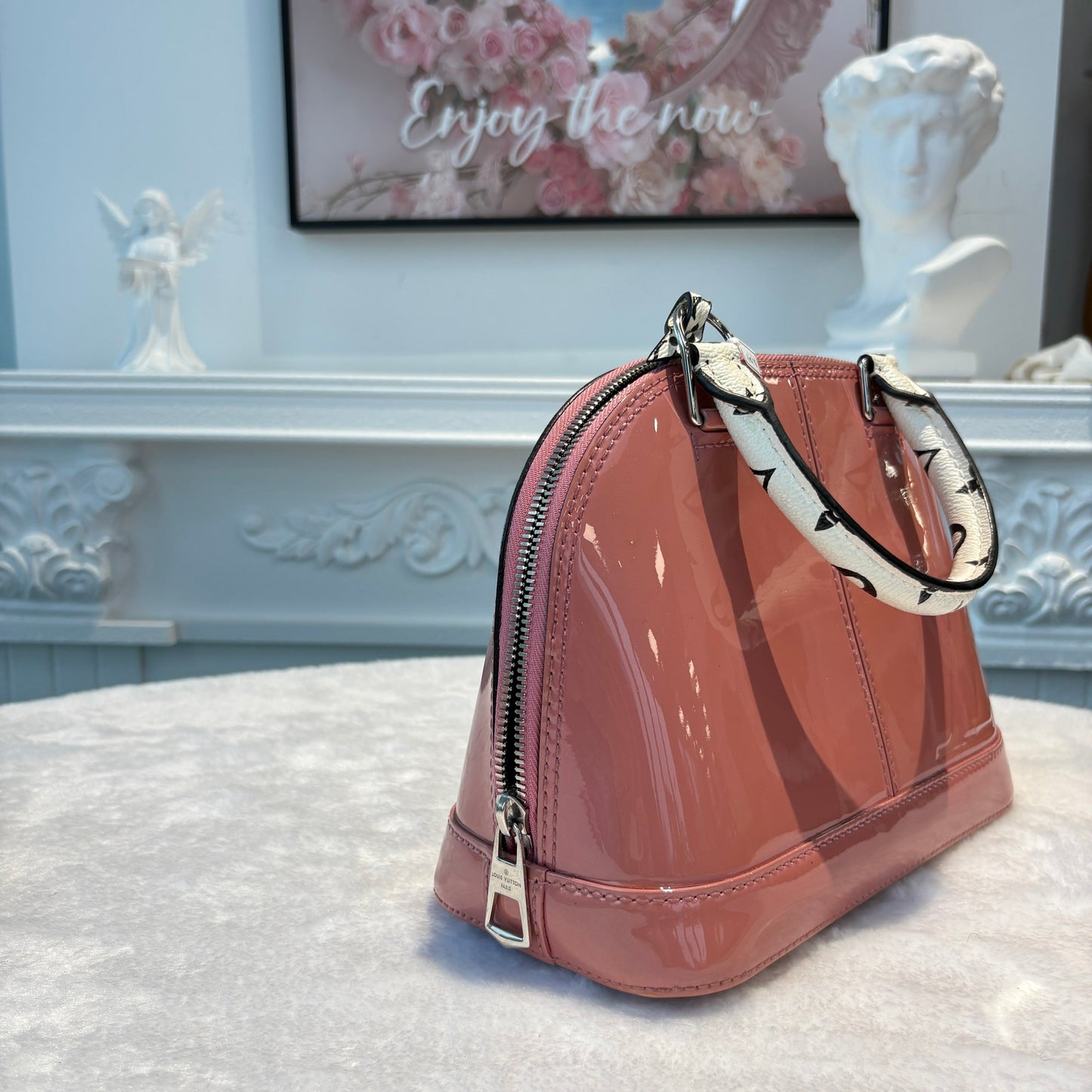 【#291】Pre-owned Louis Vuitton Alma BB Bag Vernis Patent Leather in Rose Pink with Monogram Luggage Tag