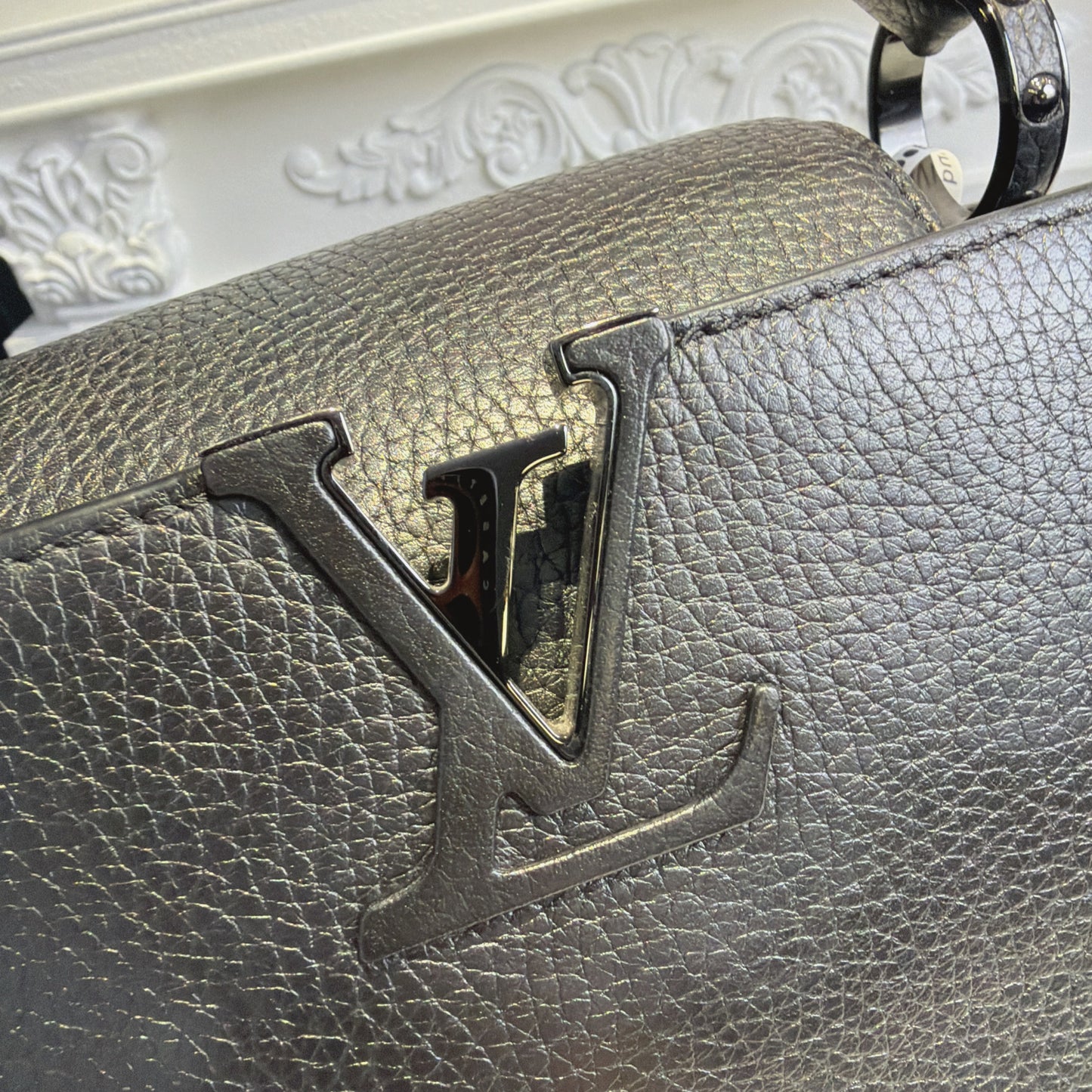【#064】Pre-owned Louis Vuitton Capucines MM Black Noir Taurillon Leather Top Handle Bag