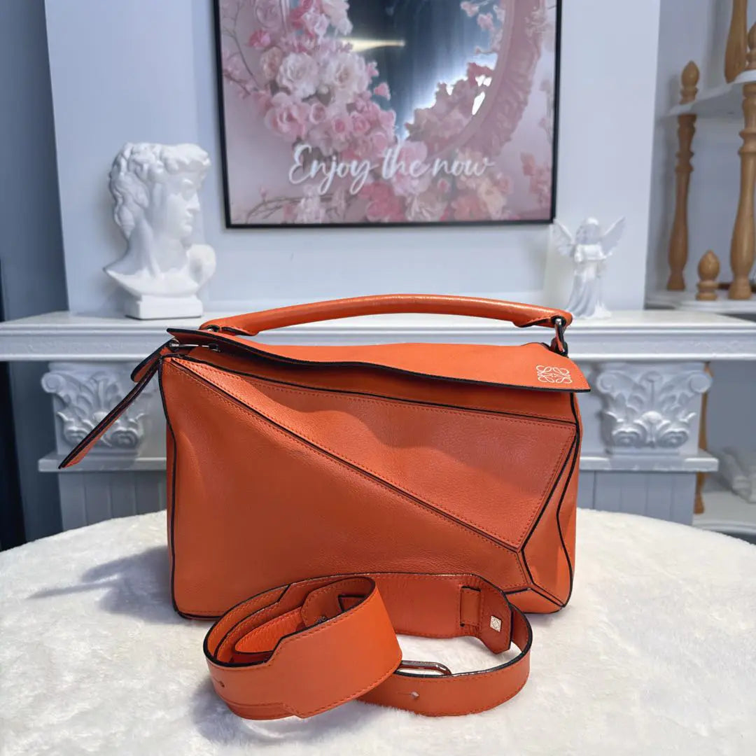 【#106】Pre-owned Loewe Puzzle Medium Orange Calfskin Crossbody bag HZ251225