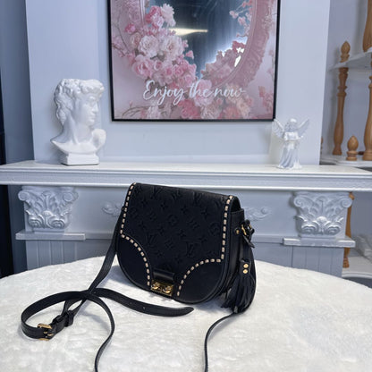 【#068】Pre-owned Louis Vuitton Junot Monogram Empreinte Black Leather Saddle Bag