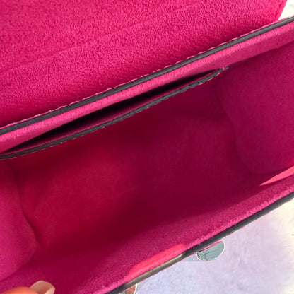 【#055】Pre-owned Louis Vuitton Essential V Mini Hot Pink Epi Leather Chain Crossbody BagHZ2602070&&