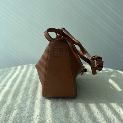 【#103】Pre-owned Loewe Hammock Mini Brown Calfskin Hobo HZ251129023