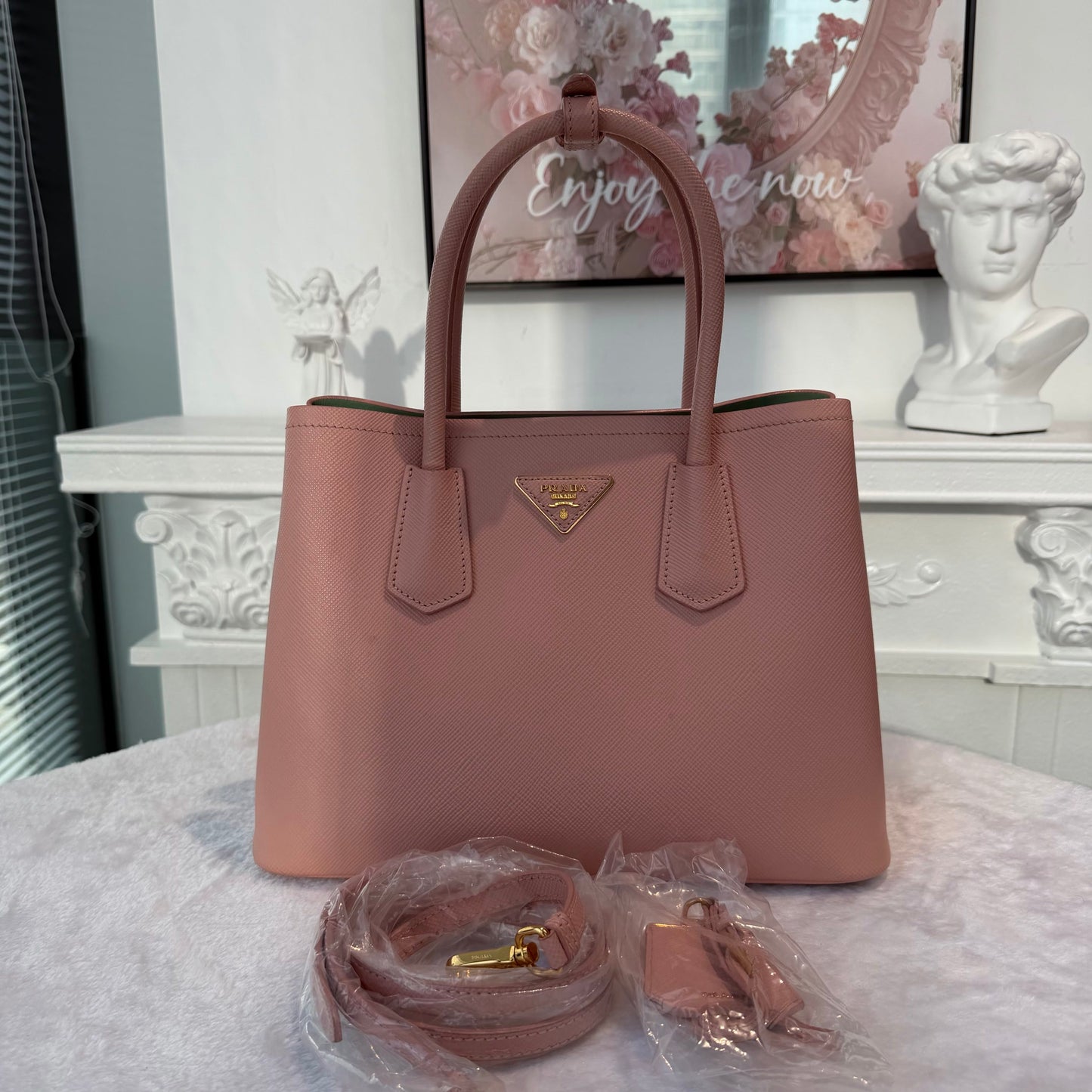 【#274】Pre-owned Prada Medium Open Tote Bag Saffiano Leather in Blush Pink with Contrast Green Lining