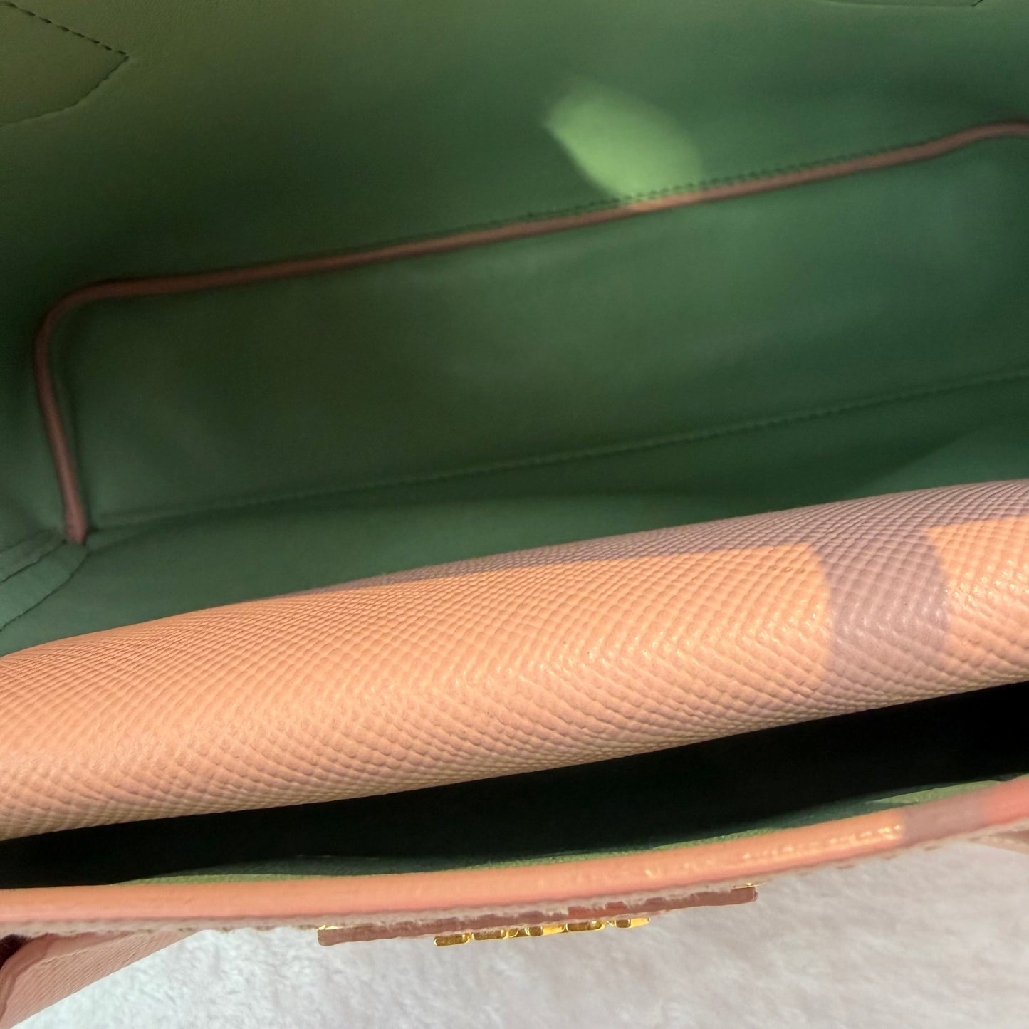 【#274】Pre-owned Prada Medium Open Tote Bag Saffiano Leather in Blush Pink with Contrast Green Lining