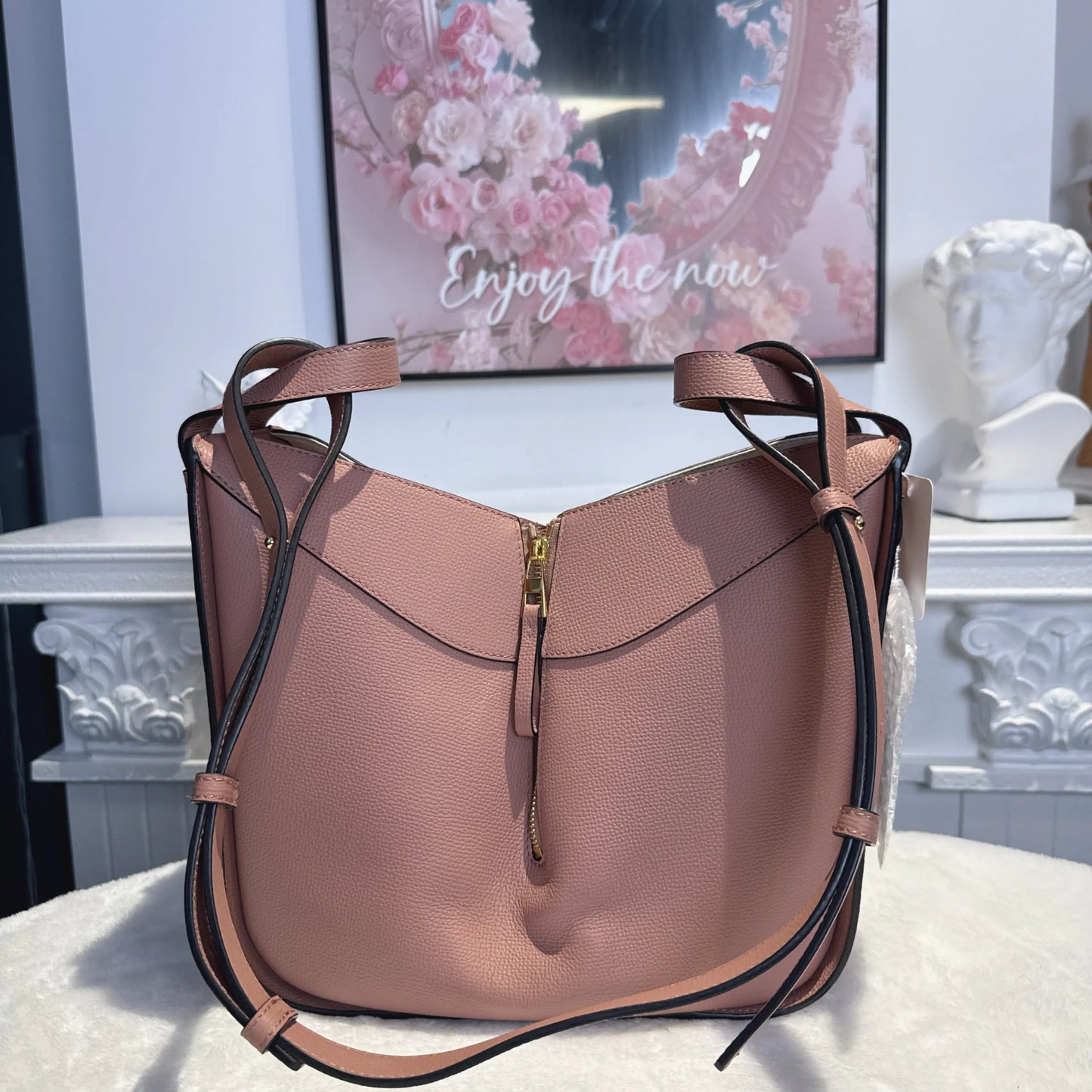 【#108】Pre-owned Loewe Hammock Small Sand color Calfskin Crossbody Bag HZ251225021