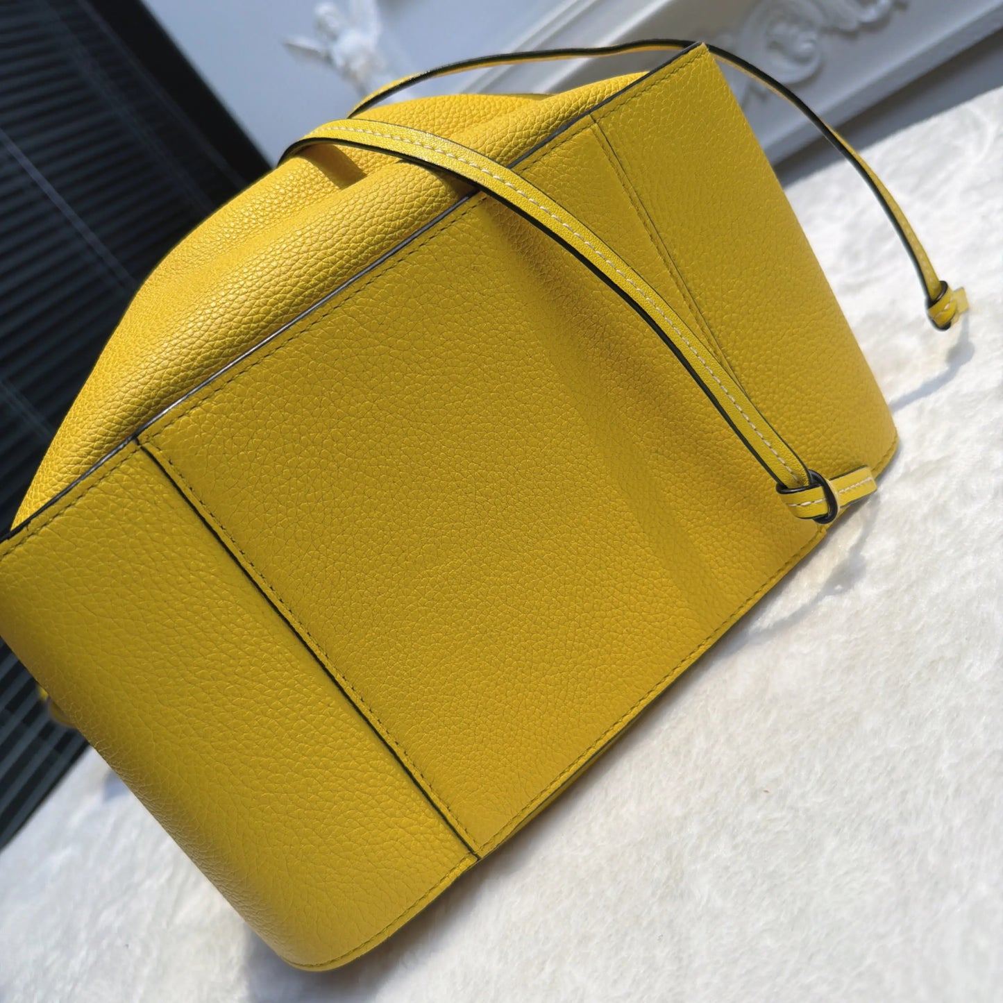 【#111】Pre-owned Loewe Hammock Mini Yellow Calfskin Crossbody Bag HZ260206019