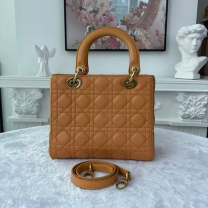 【#134】Pre-owned Dior Lady Dior Medium Lambskin Leather Gold Hardware Shoulder Bag HZ260306012
