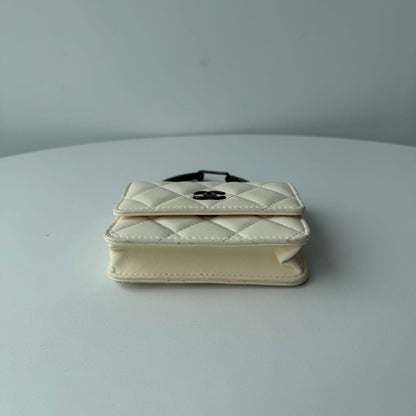 【#024】Pre-owned Chanel Mini White Lambskin Clutch with Chain Carabiner Bag HZ251107021