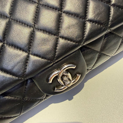 【#029】Pre-owned Chanel Medium Classic Flap Black Caviar Leather Shoulder Bag HZ251022010