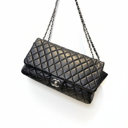 【#029】Pre-owned Chanel Medium Classic Flap Black Caviar Leather Shoulder Bag HZ251022010